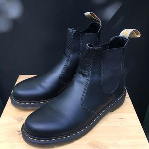 UK 9 Vegan Docs, Chelsea style, worn once!